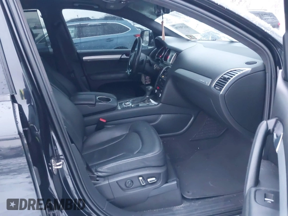 2015 Audi Q7 3.0T S line Prestige with VIN WA1DGAFE0FD015373, listed as a IAAI auction lot 41238539 with 111,161 mi miles. Bid and sale history available at carsss.com. Image 5.