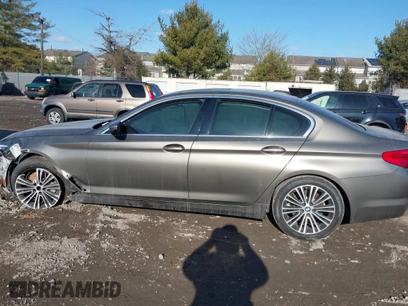 2019 BMW 5 Series 530i xDrive with VIN WBAJA7C54KWW40517, listed as a IAAI auction lot 41427443 with 51,028 mi miles. Bid and sale history available at carsss.com. Image 13.