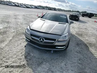 2012 Mercedes-Benz SLK 350 z VIN WDDPK5HA8CF014674, wystawiony jako Copart lot #43035715 z przebiegiem 79 506 mil mil oraz Nie do naprawy • Non repairable. Historia ofert i sprzedaży dostępna na DreamBid. Obrazek 11.