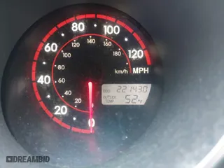 2005 Pontiac Vibe with VIN 5Y2SM63855Z424388, listed as a IAAI auction lot 41231999 with 221,430 mi miles. Bid and sale history available at carsss.com. Image 7.