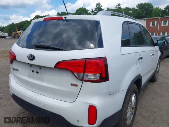 2015 Kia Sorento LX with VIN 5XYKTDA6XFG640536, listed as a IAAI auction lot 42687095 with 142,816 mi miles and . Bid and sale history available at DreamBid. Image 4.