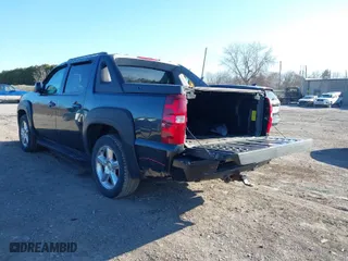 2010 Chevrolet Avalanche LTZ with VIN 3GNVKGE02AG195461, listed as a IAAI auction lot 41887795 with 176,362 mi miles. Bid and sale history available at carsss.com. Image 3.