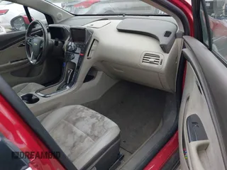 2014 Chevrolet Volt with VIN 1G1RB6E43EU121971, listed as a IAAI auction lot 42109450 with 215,352 mi miles and . Bid and sale history available at carsss.com. Image 5.