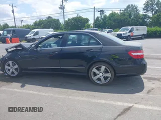 2011 Mercedes-Benz E 350 Luxury z VIN WDDHF5GB0BA307452, wystawiony jako IAAI lot #42151120 z przebiegiem 129 745 mil mil oraz . Historia ofert i sprzedaży dostępna na DreamBid. Obrazek 14.