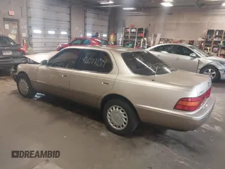 1992 Lexus LS z VIN JT8UF11E7N0140178, wystawiony jako IAAI lot #42077274 z przebiegiem 156 254 mil mil oraz . Historia ofert i sprzedaży dostępna na DreamBid. Obrazek 3.
