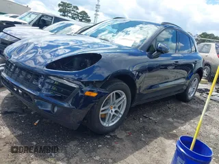 2018 Porsche Macan with VIN WP1AA2A57JLB02790, listed as a IAAI auction lot 42001685 with 59,313 mi miles. Bid and sale history available at carsss.com. Image 18.