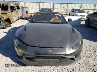 2021 Aston Martin Vantage z VIN SCFSMGBW1MGP05671, wystawiony jako Copart lot #71882173 z przebiegiem 10 940 mil mil oraz . Historia ofert i sprzedaży dostępna na DreamBid. Obrazek 5.