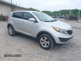 2013 Kia Sportage LX z VIN KNDPBCA20D7419196, wystawiony jako IAAI lot #42209189 z przebiegiem 146 591 mil mil oraz . Historia ofert i sprzedaży dostępna na DreamBid. Obrazek 1.