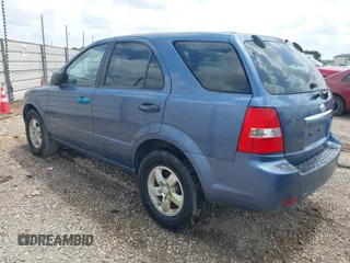 2007 Kia Sorento LX z VIN KNDJD736875682835, wystawiony jako IAAI lot #42145276 z przebiegiem 151 978 mil mil oraz . Historia ofert i sprzedaży dostępna na DreamBid. Obrazek 3.