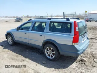 2002 Volvo V70 with VIN YV1SZ58D721072520, listed as a IAAI auction lot 41942015 with 264,549 mi miles. Bid and sale history available at carsss.com. Image 3.