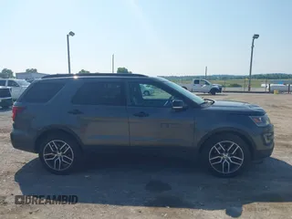 2016 Ford Explorer Sport z VIN 1FM5K8GT4GGA81919, wystawiony jako IAAI lot #42411388 z przebiegiem 110 354 mil mil oraz . Historia ofert i sprzedaży dostępna na DreamBid. Obrazek 13.
