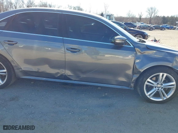 2013 Volkswagen Passat SE w/Sunroof with VIN 1VWBM7A30DC125919, listed as a IAAI auction lot 41759051 with 112,952 mi miles. Bid and sale history available at carsss.com. Image 6.