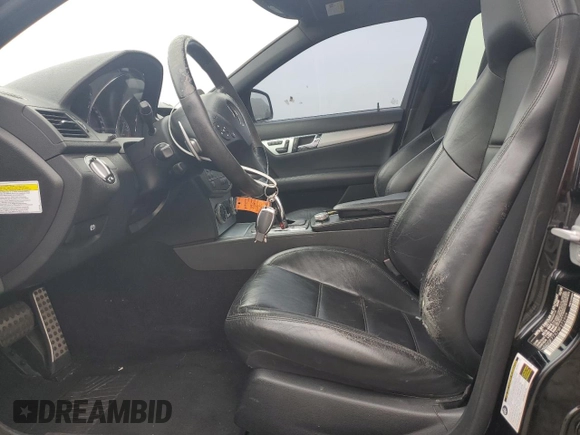 2009 Mercedes-Benz C 63 AMG with VIN WDDGF77X79F272909, listed as a Copart auction lot 53105275 with 164,283 mi miles and Clean Title. Bid and sale history available at DreamBid. Image 7.