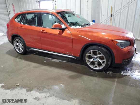2014 BMW X1 xDrive28i with VIN WBAVL1C53EVY17318, listed as a Copart auction lot 45498325 with 0 mi miles and Salvage Title. Bid and sale history available at carsss.com. Image 4.