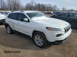 2016 Jeep Cherokee Latitude with VIN 1C4PJMCB5GW270008, listed as a Copart auction lot 43928675 with 157,704 mi miles and Salvage Title. Bid and sale history available at carsss.com. Image 4.