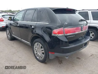 2008 Lincoln MKX z VIN 2LMDU68CX8BJ24813, wystawiony jako IAAI lot #41927383 z przebiegiem 225 516 mil mil oraz . Historia ofert i sprzedaży dostępna na DreamBid. Obrazek 3.