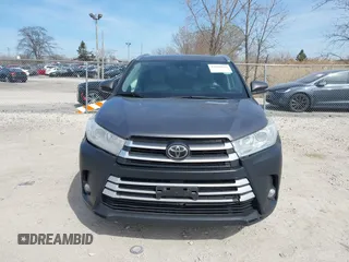 2018 Toyota Highlander SE with VIN 5TDJZRFH8JS530792, listed as a IAAI auction lot 42054634 with 272,748 mi miles and . Bid and sale history available at DreamBid. Image 12.