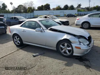 2002 Mercedes-Benz SLK 320 z VIN WDBKK65F22F253077, wystawiony jako Copart lot #50562985 z przebiegiem 152 195 mil mil oraz Szkoda całkowita • Salvage title. Historia ofert i sprzedaży dostępna na DreamBid. Obrazek 4.