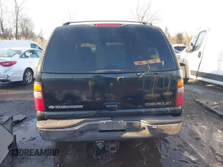 2002 Chevrolet Suburban Z71 with VIN 3GNFK16Z42G199561, listed as a IAAI auction lot 41442707 with 229,823 mi miles. Bid and sale history available at carsss.com. Image 17.