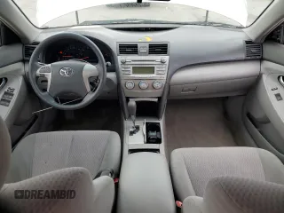 2010 Toyota Camry z VIN 4T1BF3EK2AU103008, wystawiony jako Copart lot #85611864 z przebiegiem 97 116 mil mil oraz Szkoda całkowita • Salvage title. Historia ofert i sprzedaży dostępna na DreamBid. Obrazek 8.