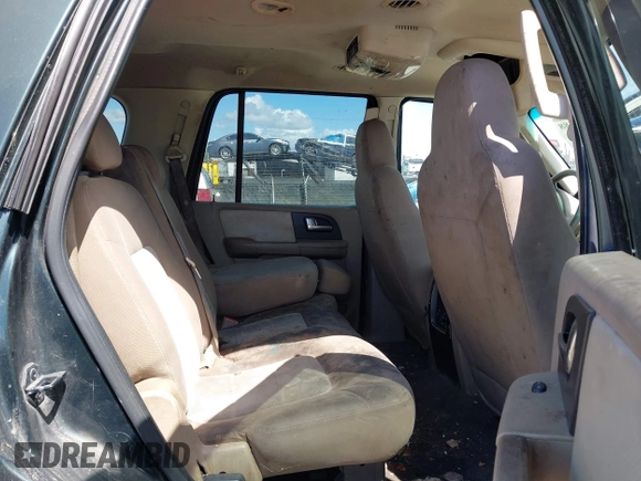2004 Ford Expedition Special Service z VIN 1FMRU15W04LA59659, wystawiony jako IAAI lot #42249488 z przebiegiem 262 333 mil mil oraz . Historia ofert i sprzedaży dostępna na DreamBid. Obrazek 8.