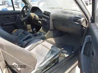 1991 BMW 3 Series с VIN WBABB1319MEC04169, выставлен на аукционе IAAI как лот 42714812 с пробегом 200 393 миль миль и . История ставок и продаж доступна на DreamBid. Изображение 5.