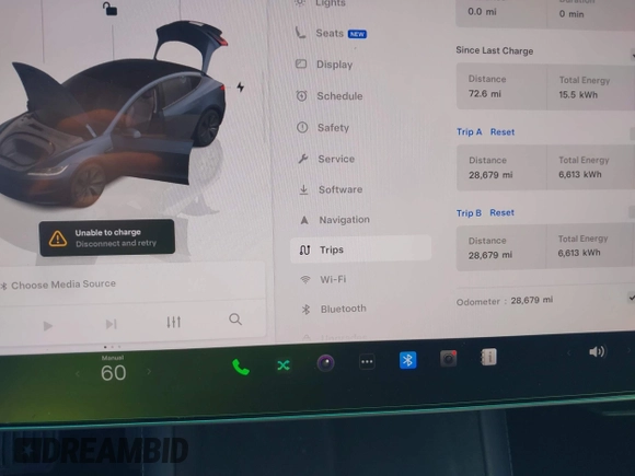 2024 Tesla Model 3 z VIN 5YJ3E1EA4RF721281, wystawiony jako IAAI lot #42238541 z przebiegiem 28 679 mil mil oraz . Historia ofert i sprzedaży dostępna na DreamBid. Obrazek 7.