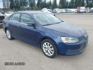 2013 Volkswagen Jetta Sedan SE w/Convenience/Sunroof with VIN 3VWDP7AJ7DM370519, listed as a IAAI auction lot 41896810 with 140,767 mi miles. Bid and sale history available at carsss.com. Image 1.