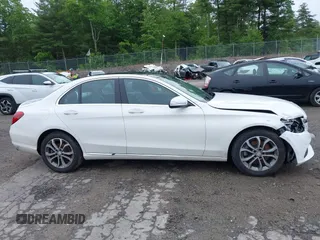 2016 Mercedes-Benz C 300 Luxury с VIN 55SWF4KB4GU108596, выставлен на аукционе IAAI как лот 42492677 с пробегом 93 115 миль миль и . История ставок и продаж доступна на DreamBid. Изображение 13.
