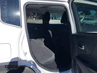 2023 Jeep Renegade Altitude z VIN ZACNJDE12PPP41358, wystawiony jako IAAI lot #40905494 z przebiegiem 4 102 mil mil oraz . Historia ofert i sprzedaży dostępna na DreamBid. Obrazek 8.