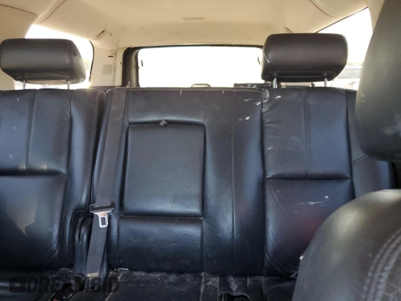 2008 Chevrolet Suburban LTZ with VIN 3GNFC16J28G181446, listed as a Copart auction lot 72350674 with 372,561 mi miles and Salvage Title. Bid and sale history available at carsss.com. Image 10.