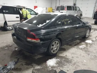 2008 Volvo S60 2.5T with VIN YV1RH592882698868, listed as a IAAI auction lot 41525882 with 91,750 mi miles. Bid and sale history available at carsss.com. Image 4.