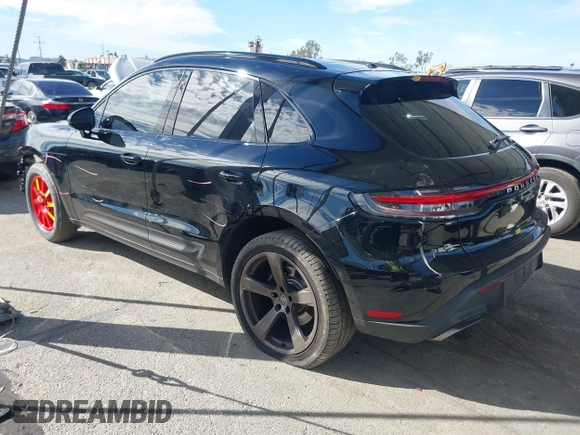 2022 Porsche Macan with VIN WP1AA2A56NLB01345, listed as a IAAI auction lot 41575471 with 22,445 mi miles. Bid and sale history available at carsss.com. Image 3.