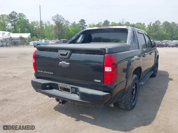 2009 Chevrolet Avalanche LT w/2LT with VIN 3GNFK22039G177073, listed as a IAAI auction lot 42127481 with 139,298 mi miles. Bid and sale history available at carsss.com. Image 4.