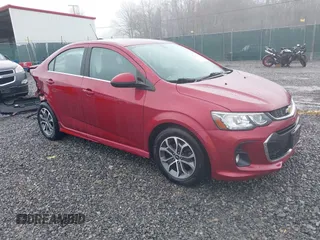 2020 Chevrolet Sonic LT z VIN 1G1JD5SBXL4104117, wystawiony jako IAAI lot #41947101 z przebiegiem 101 126 mil mil oraz . Historia ofert i sprzedaży dostępna na DreamBid. Obrazek 1.