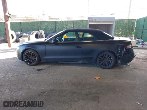2010 Audi A5 Premium Plus z VIN WAULFAFH7AN024487, wystawiony jako IAAI lot #41574470 z przebiegiem 116 074 mil mil oraz . Historia ofert i sprzedaży dostępna na DreamBid. Obrazek 14.