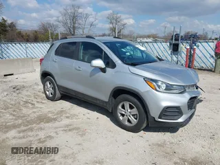 2021 Chevrolet Trax LT z VIN KL7CJPSB2MB326150, wystawiony jako IAAI lot #42019349 z przebiegiem 89 566 mil mil oraz . Historia ofert i sprzedaży dostępna na DreamBid. Obrazek 1.