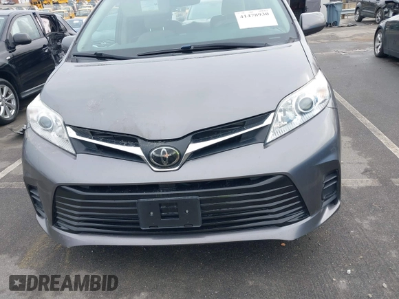2018 Toyota Sienna LE Auto Access Seat with VIN 5TDKZ3DC1JS953593, listed as a IAAI auction lot 41478930 with 171,792 mi miles. Bid and sale history available at carsss.com. Image 11.