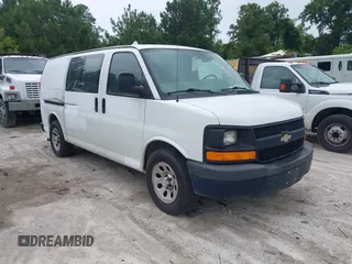 2013 Chevrolet Express Cargo z VIN 1GCSGAFX2D1148701, wystawiony jako IAAI lot #42215285 z przebiegiem 265 463 mil mil oraz . Historia ofert i sprzedaży dostępna na DreamBid. Obrazek 1.