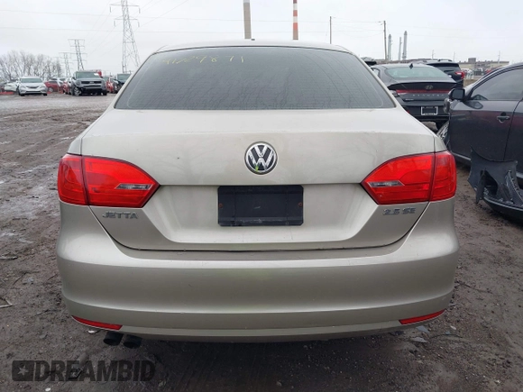 2013 Volkswagen Jetta Sedan SE with VIN 3VWDP7AJ6DM282450, listed as a IAAI auction lot 41729871 with 155,328 mi miles. Bid and sale history available at carsss.com. Image 17.