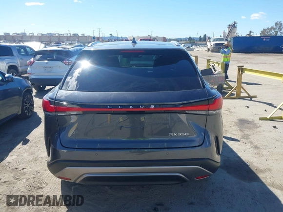 2024 Lexus RX 350 z VIN 2T2BAMBA3RC028022, wystawiony jako IAAI lot #41709161 z przebiegiem 15 945 mil mil oraz . Historia ofert i sprzedaży dostępna na DreamBid. Obrazek 16.
