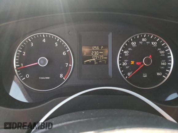 2013 Volkswagen Jetta SE z VIN 3VWDP7AJ8DM288024, wystawiony jako Copart lot #49385335 z przebiegiem 109 439 mil mil oraz Szkoda całkowita • Salvage title. Historia ofert i sprzedaży dostępna na DreamBid. Obrazek 9.