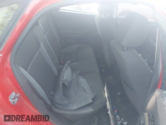 2012 Ford Focus SE z VIN 1FAHP3F2XCL454967, wystawiony jako IAAI lot #42467432 z przebiegiem Nie podano mil oraz . Historia ofert i sprzedaży dostępna na DreamBid. Obrazek 8.