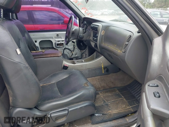 2001 Ford Explorer Sport z VIN 1FMYU60E51UC68151, wystawiony jako IAAI lot #42293420 z przebiegiem 259 941 mil mil oraz . Historia ofert i sprzedaży dostępna na DreamBid. Obrazek 5.