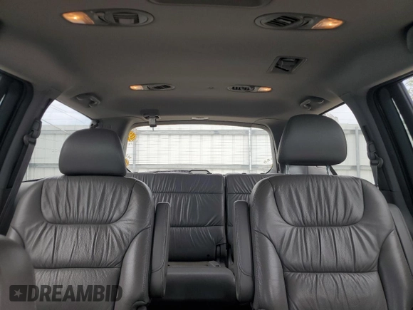 2008 Honda Odyssey EX-L z VIN 5FNRL38718B062201, wystawiony jako Copart lot #55942455 z przebiegiem 215 272 mil mil oraz Szkoda całkowita • Salvage title. Historia ofert i sprzedaży dostępna na DreamBid. Obrazek 10.