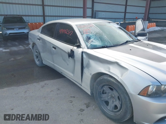2013 Dodge Charger Police z VIN 2C3CDXAT1DH642347, wystawiony jako IAAI lot #41442517 z przebiegiem 193 232 mil mil oraz . Historia ofert i sprzedaży dostępna na DreamBid. Obrazek 6.