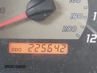 2005 Toyota Tacoma z VIN 5TEUU42N45Z035010, wystawiony jako IAAI lot #41916068 z przebiegiem 225 642 mil mil oraz . Historia ofert i sprzedaży dostępna na DreamBid. Obrazek 16.
