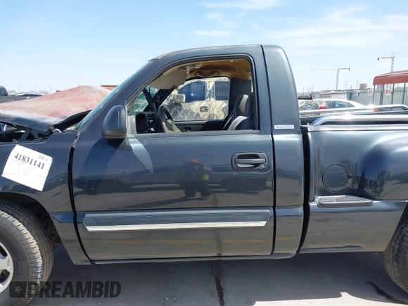 2004 Chevrolet Silverado 1500 LS with VIN 1GCEC14V54Z187746, listed as a IAAI auction lot 41831141 with 1 mi miles. Bid and sale history available at carsss.com. Image 15.