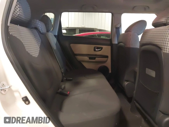 2013 Kia Soul ! with VIN KNDJT2A63D7499657, listed as a IAAI auction lot 41430292 with 120,102 mi miles. Bid and sale history available at carsss.com. Image 8.