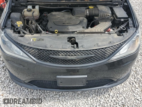 2020 Chrysler Pacifica Touring with VIN 2C4RC1FGXLR149096, listed as a Copart auction lot 53756505 with 220,515 mi miles and Salvage title. Bid and sale history available at DreamBid. Image 12.